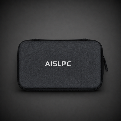 Чёрный чехол AISLPC, вид спереди: защитная сумка на молнии с логотипом AISLPC для портативных ретро-консолей.
