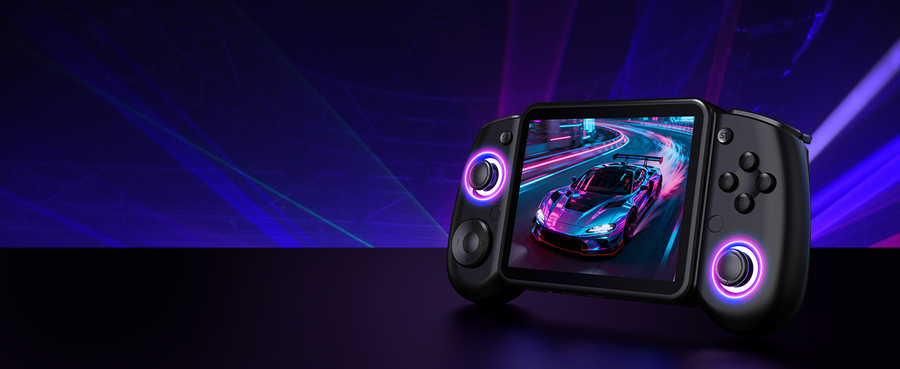 Чёрная RG43H PRO на широком фиолетовом неоновом фоне: светящиеся кольца RGB-джойстиков и гоночная игра на экране; слева оставлено место для рекламного текста.